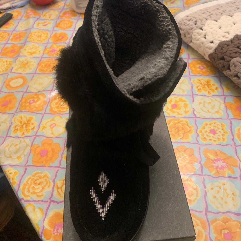 Boots - Picture 3 of 3